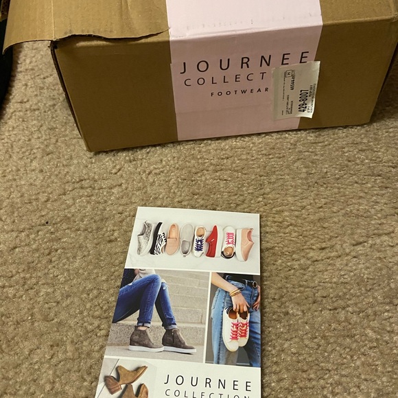 Journee Collection thigh high boots - Picture 2 of 4